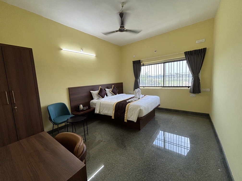 Deluxe King Room